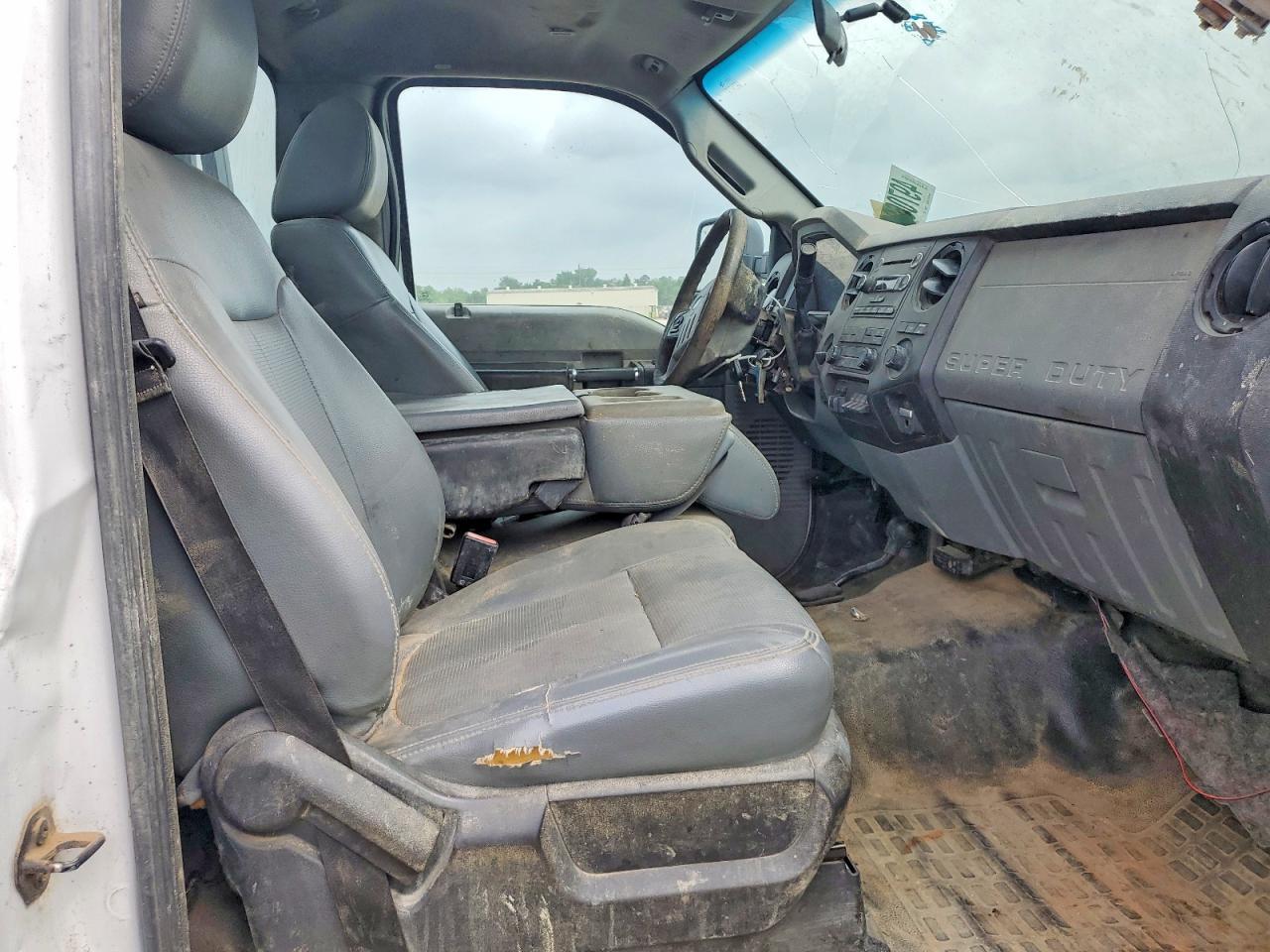 2016 Ford F550 Super Duty Flatbed Truck