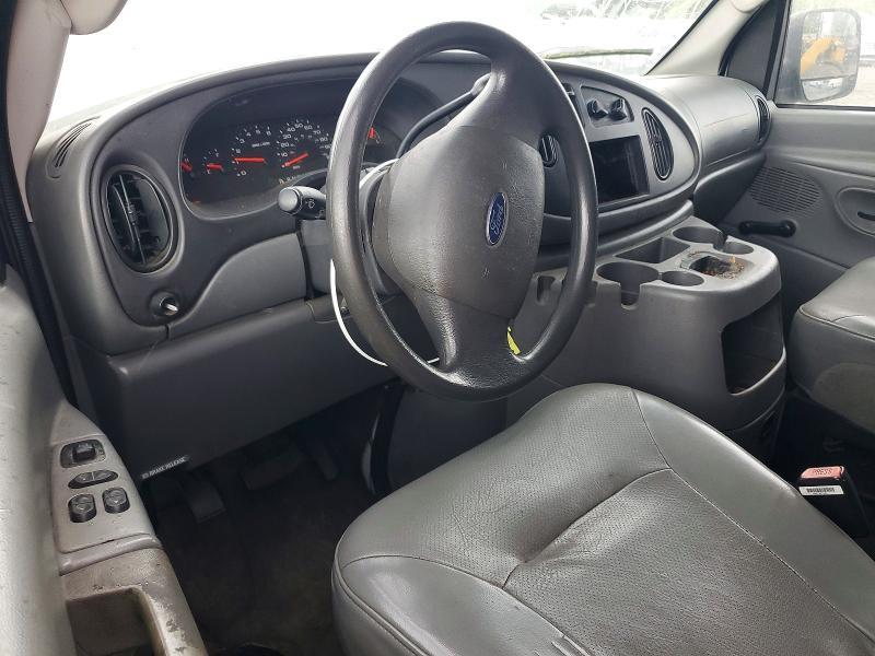 2005 Ford Econoline E250 van