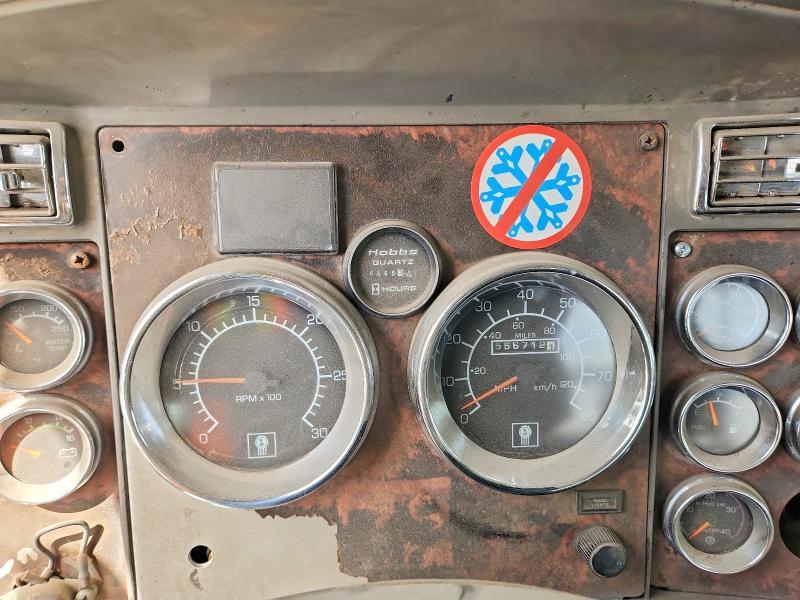 2005 Kenworth T800 ROLL-OFF Container Truck