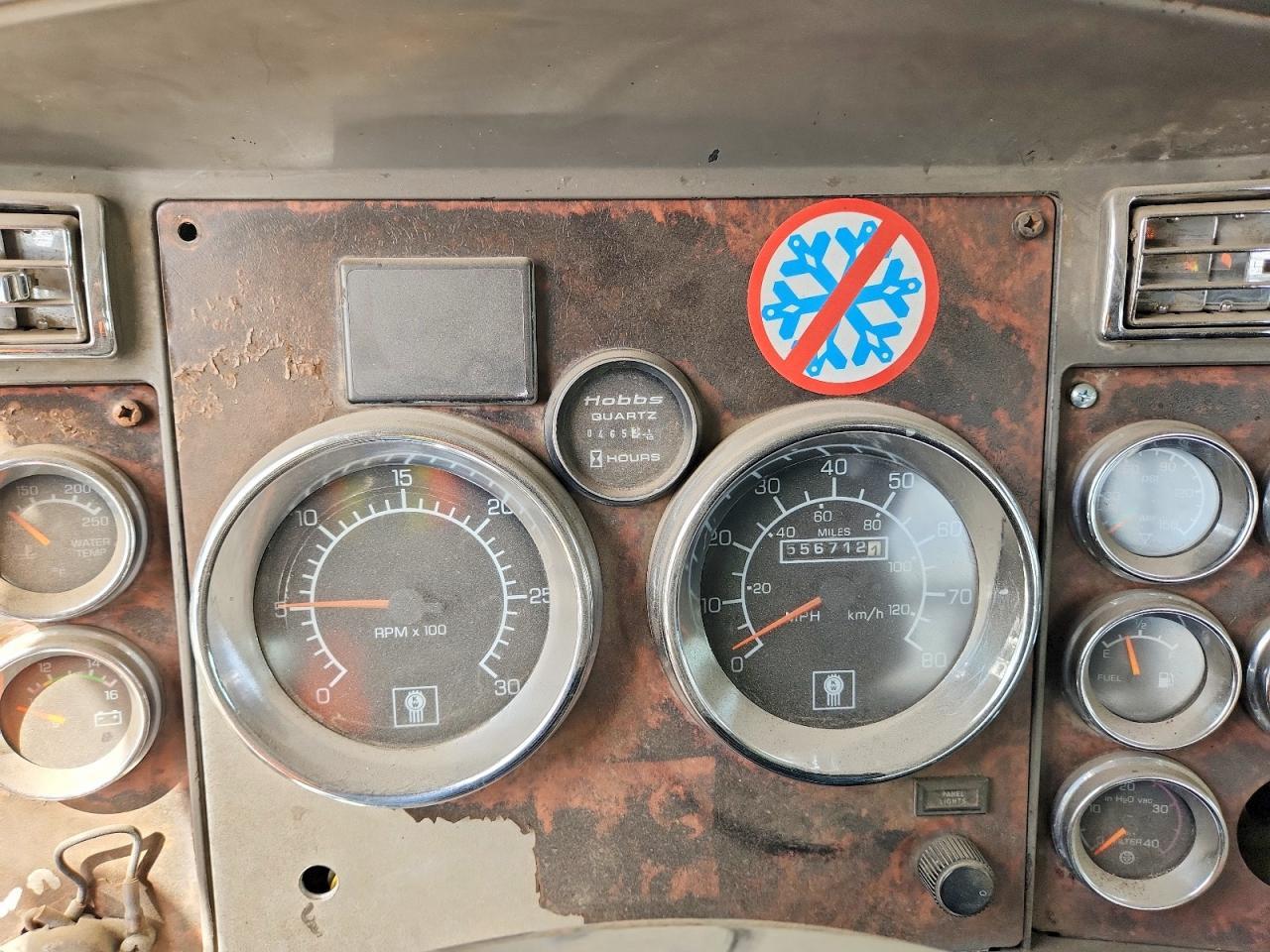 2005 Kenworth T800 ROLL-OFF Container Truck