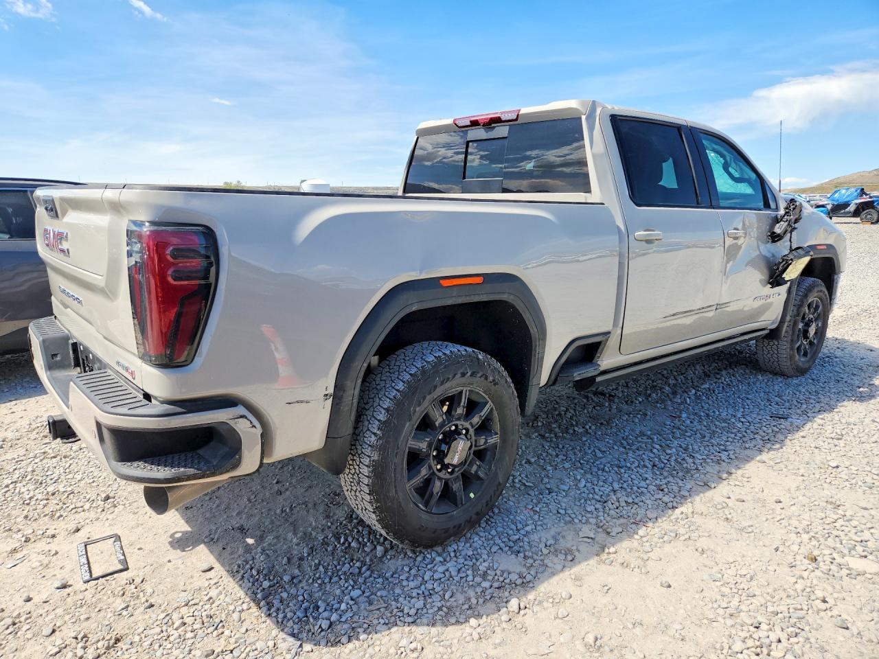 2026 GMC Sierra K3500 AT4