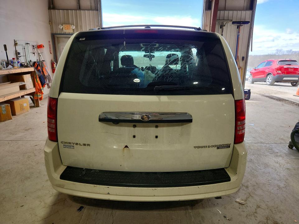 2010 Chrysler Town & Country Touring Plus