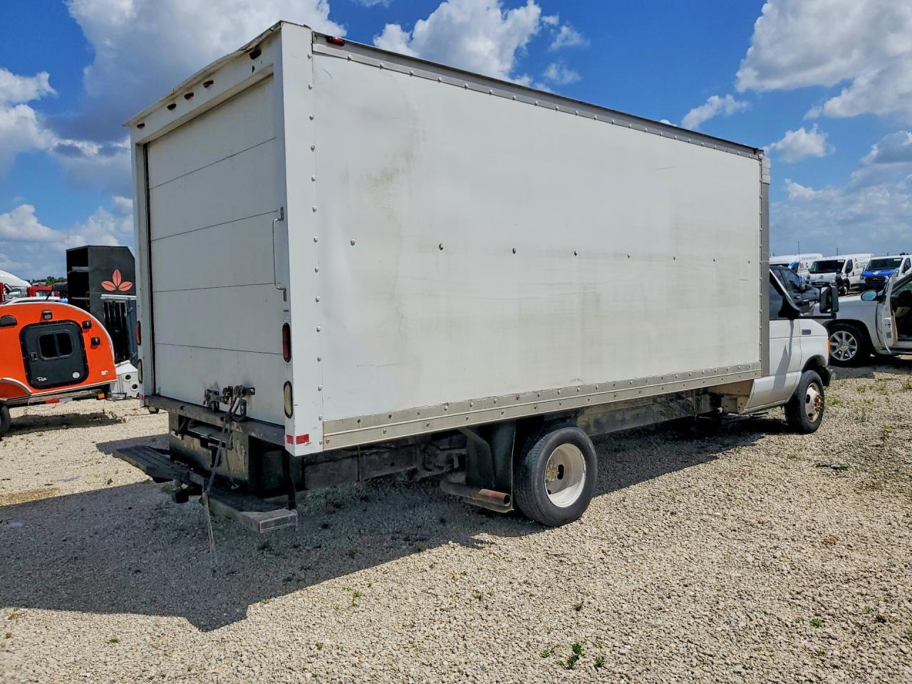 2006 Ford E350 BOX Truck