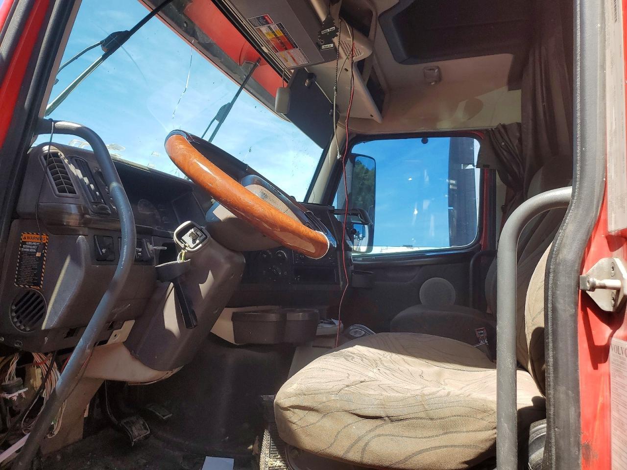 2012 Volv O VNL Semi Truck