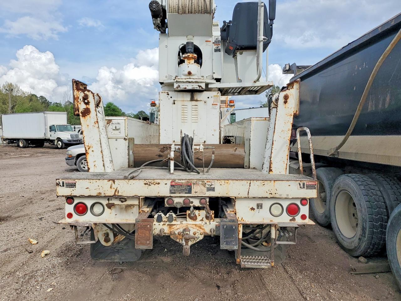 2001 Freightliner FL80 Digger Derrick Truck