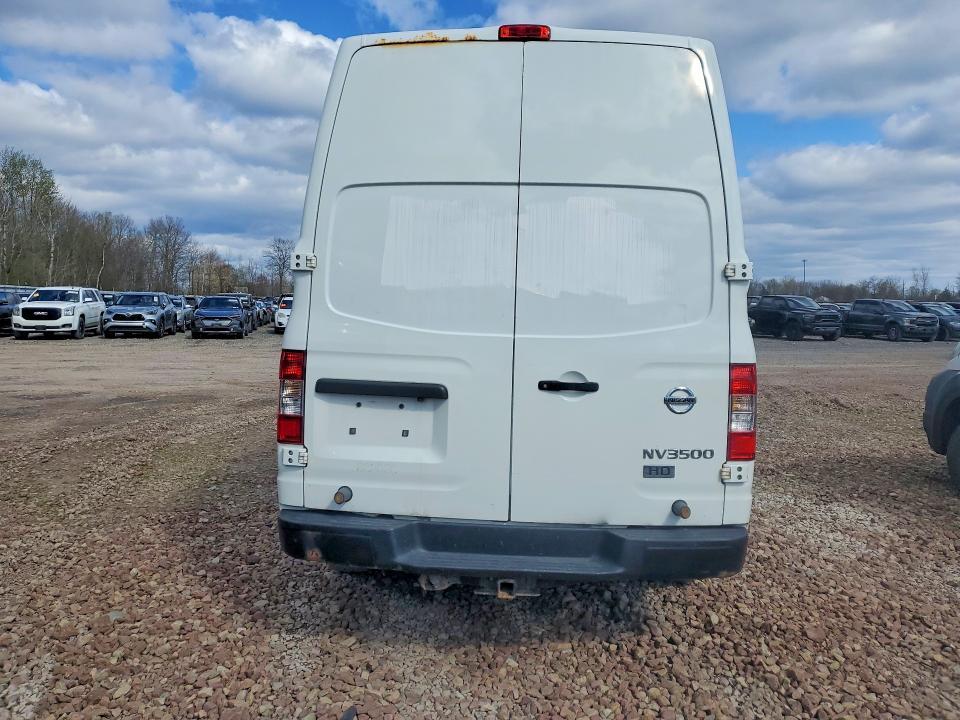 2015 Nissan NV 3500 HD S