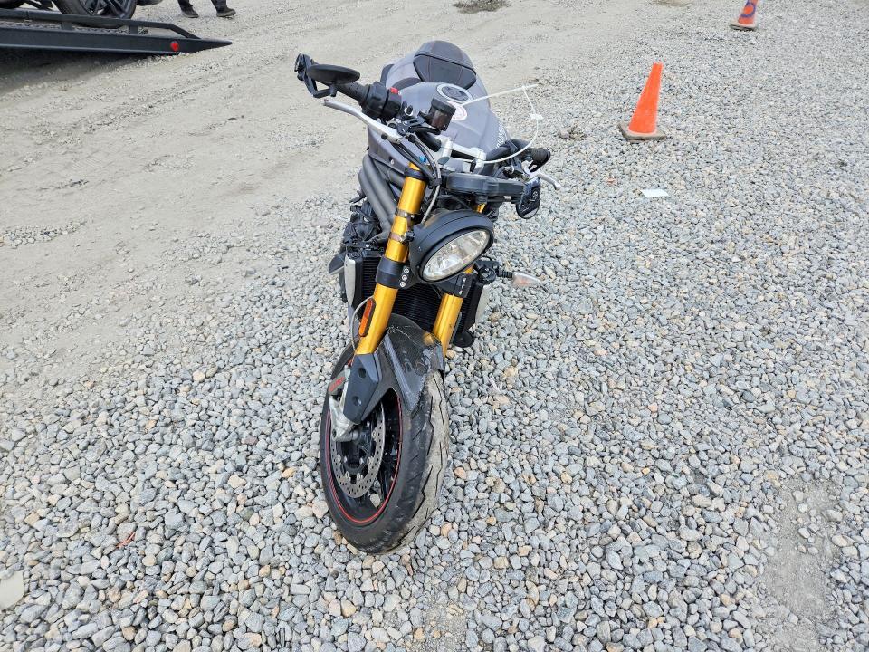 2016 Triumph Speed Triple R