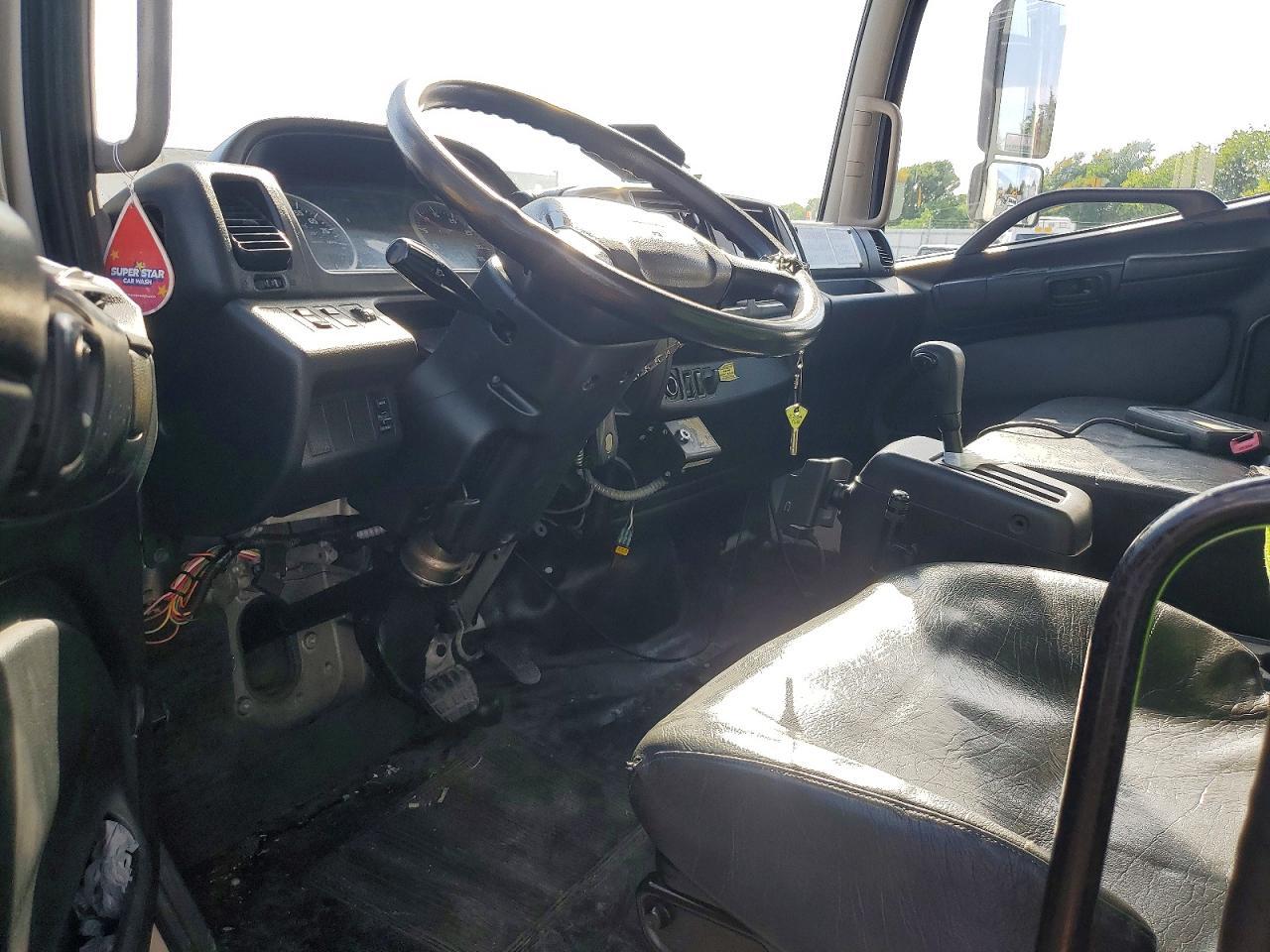 2013 Hino 258/268 BOX Truck