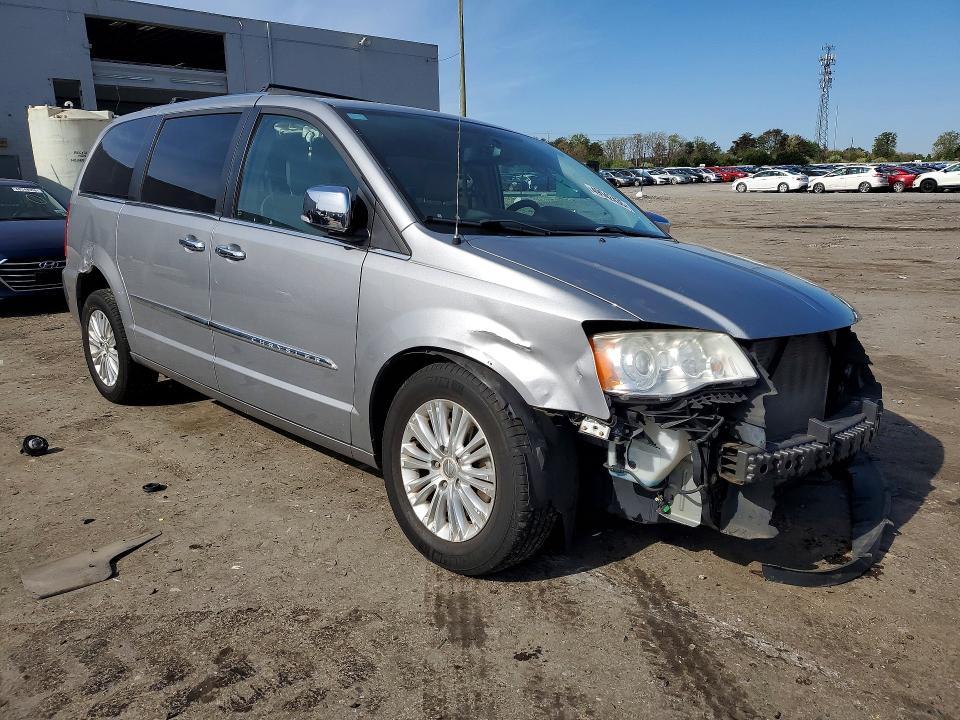 2013 Chrysler Town & Country Limited