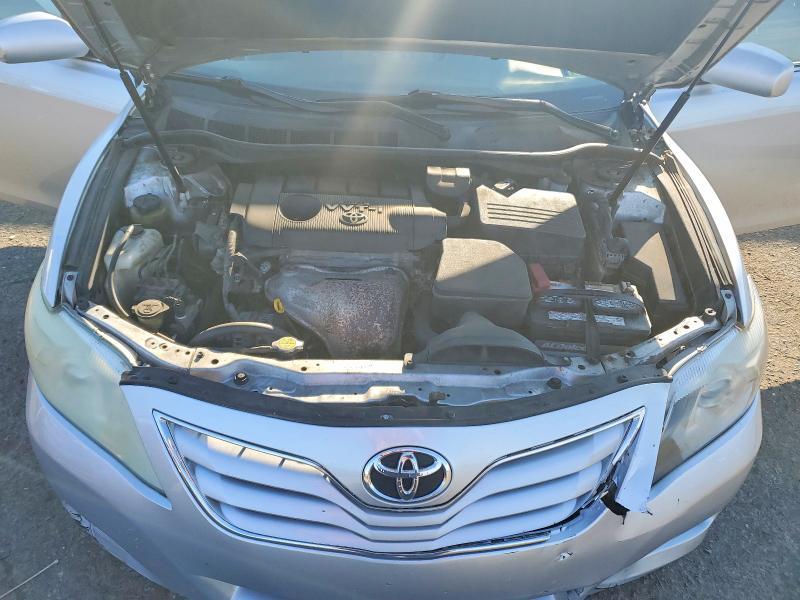 2011 Toyota Camry le