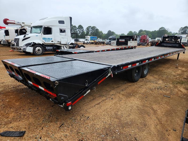 2025 Maxx D Equipment Trailer