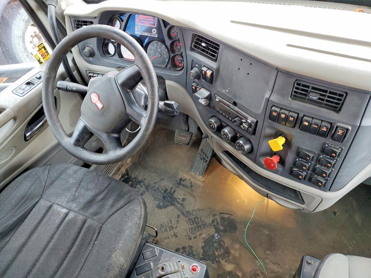 2020 Kenworth Construction T880