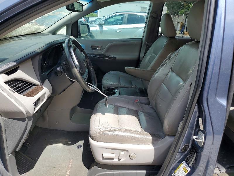 2015 Toyota Sienna xle 8-passenger