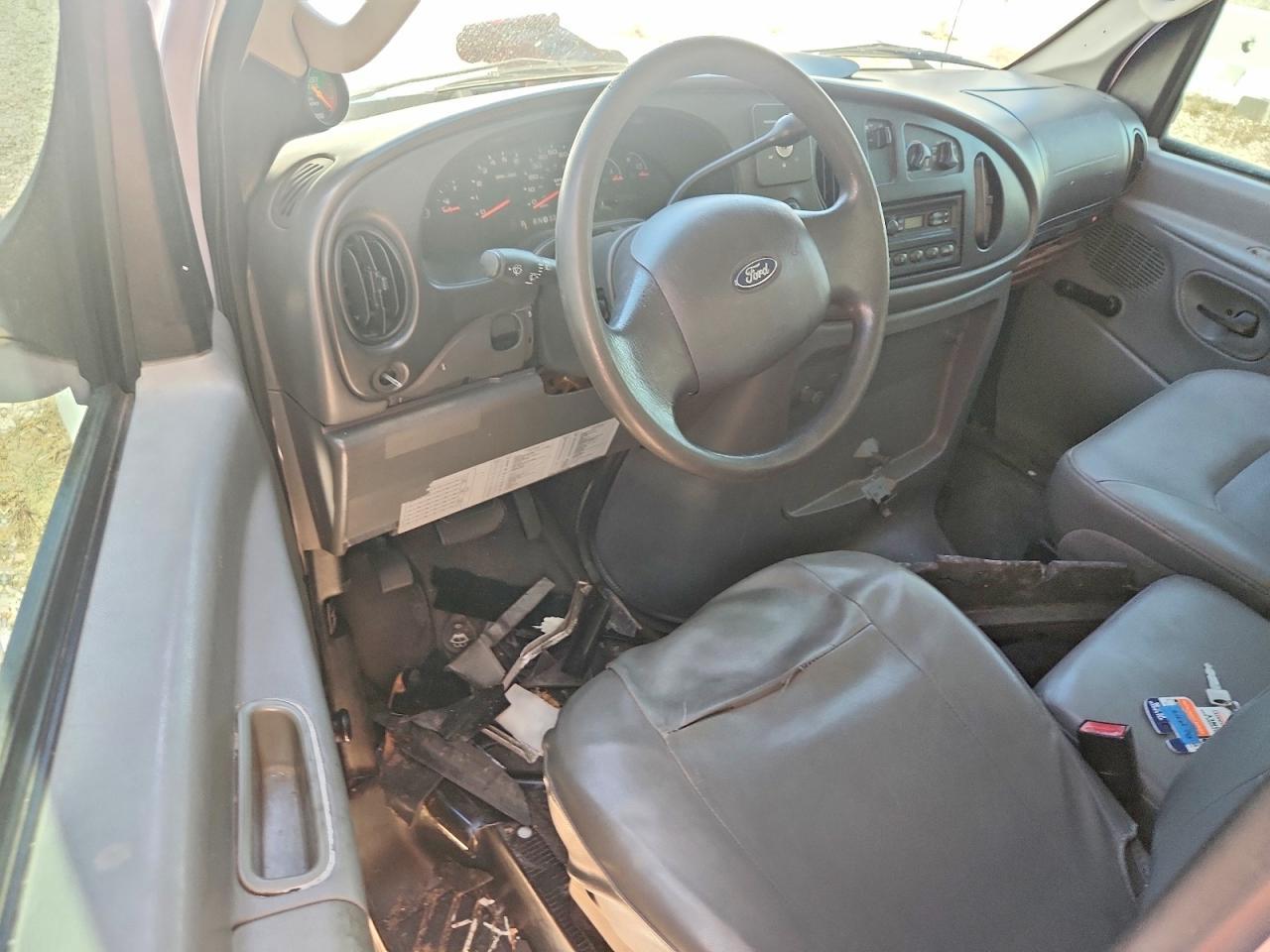 2008 Ford E450 BOX Truck