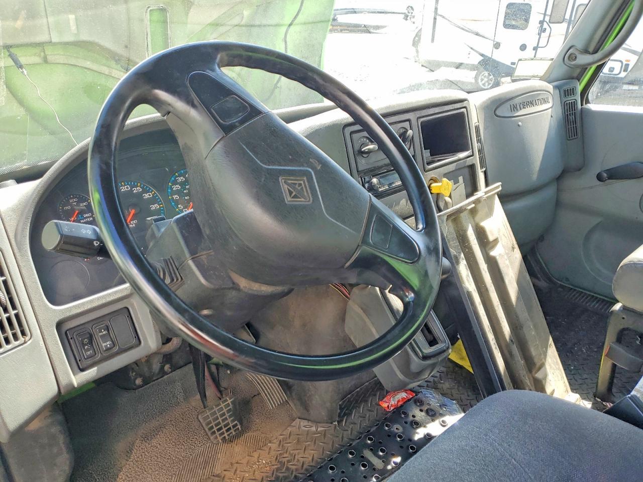 2007 International 4300 BOX Truck