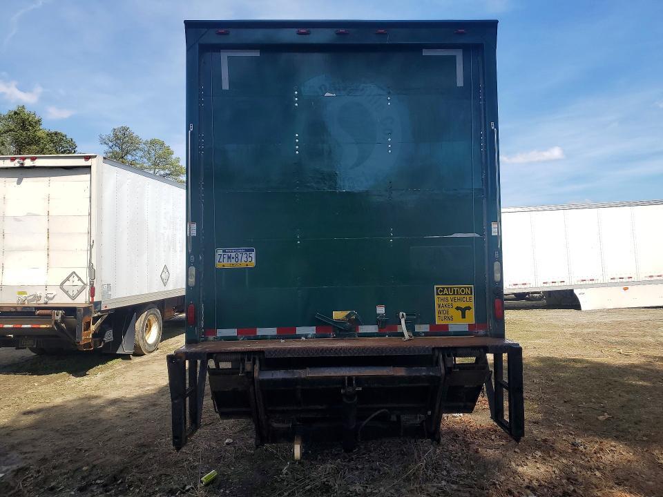 2017 Freightliner Business Class M2 BOX Truck