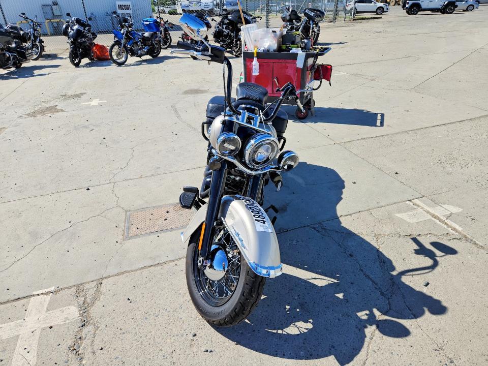 2018 Harley-Davidson Flhcs Heritage Classic 114