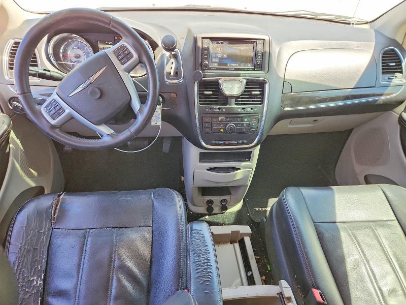 2013 Chrysler Town & Country Touring