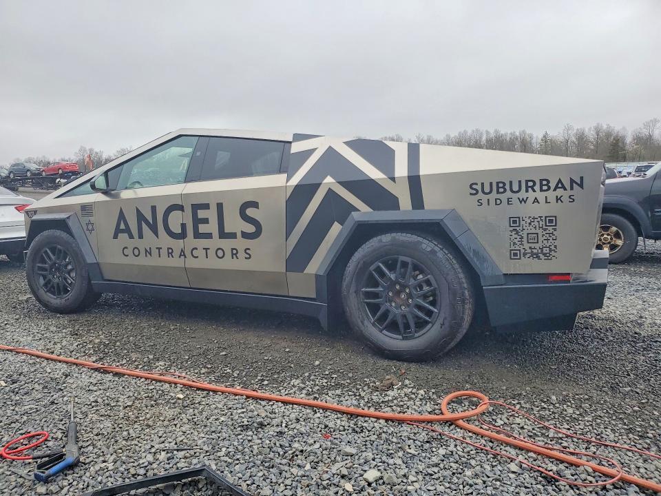 2025 Tesla Cybertruck