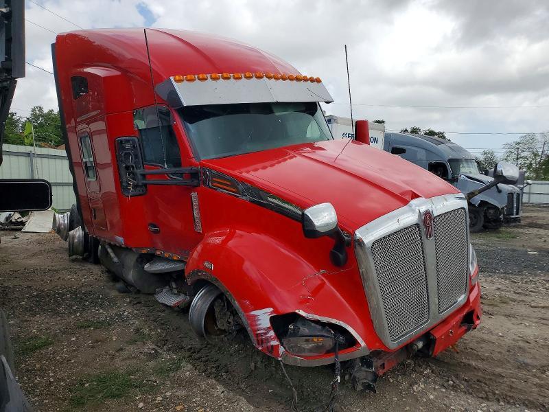2016 Kenworth T680 Semi Truck