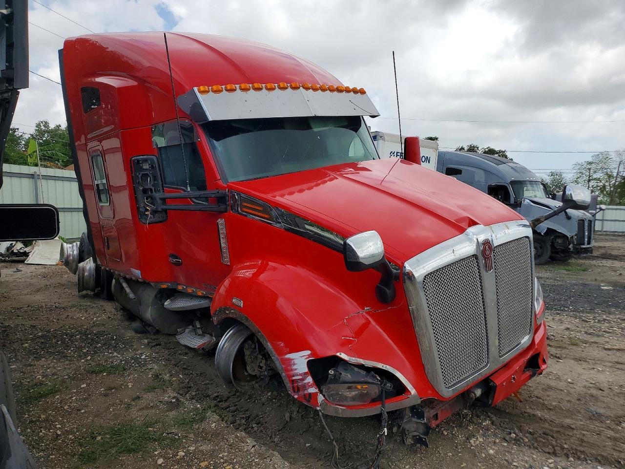 2016 Kenworth T680 Semi Truck