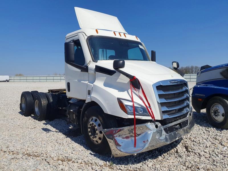 2023 Freigliner 2020 Freightliner Cascadia 116 Semi Truck