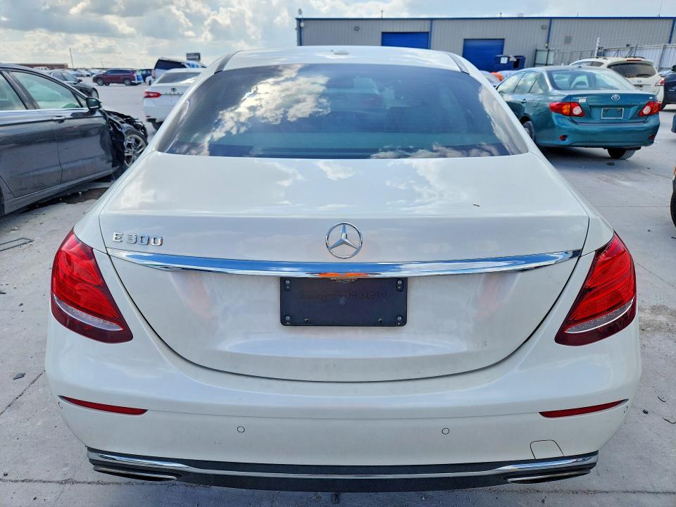 2017 Mercedes-Benz E 300
