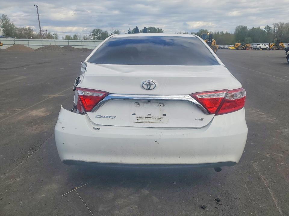 2015 Toyota Camry le