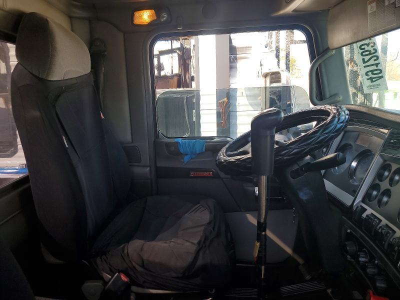 2009 Kenworth T880 Semi Truck