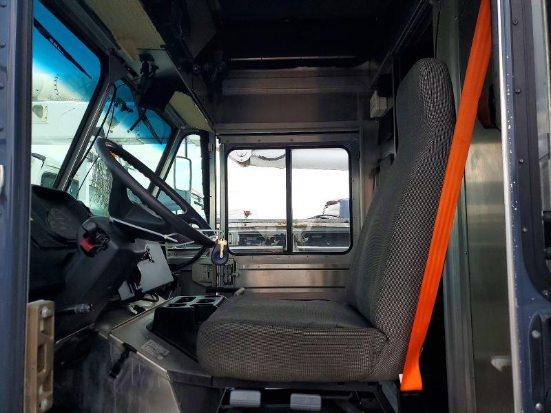 2020 Freightliner MT45G Chassis Delivery Truck