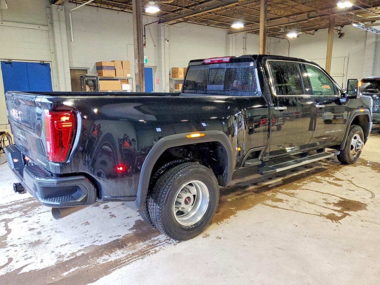 2023 GMC Sierra K3500 Denali