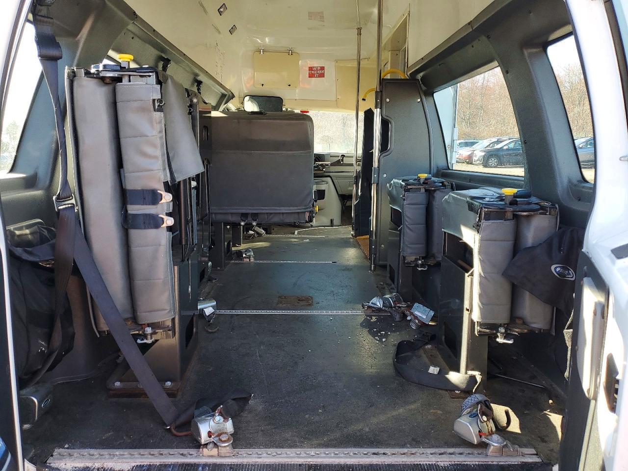 2011 Ford Econoline E350 Super Duty Van