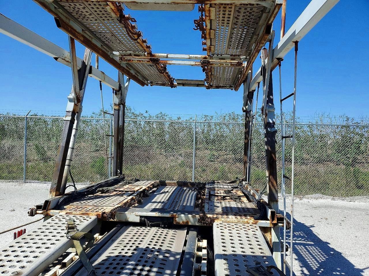 2004 Sterling L9500 Car Carrier