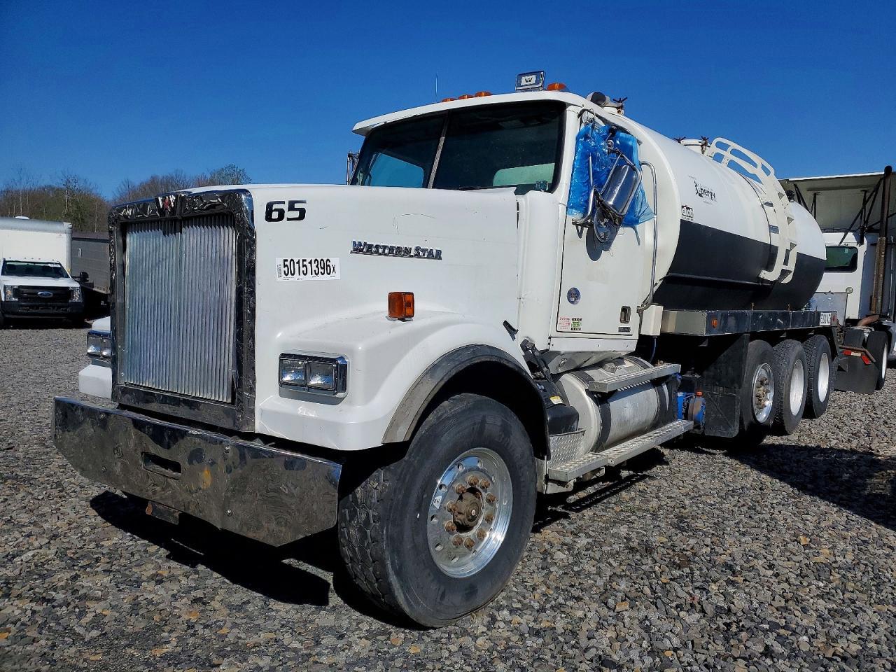 2018 Western Star Conventional 4900FA