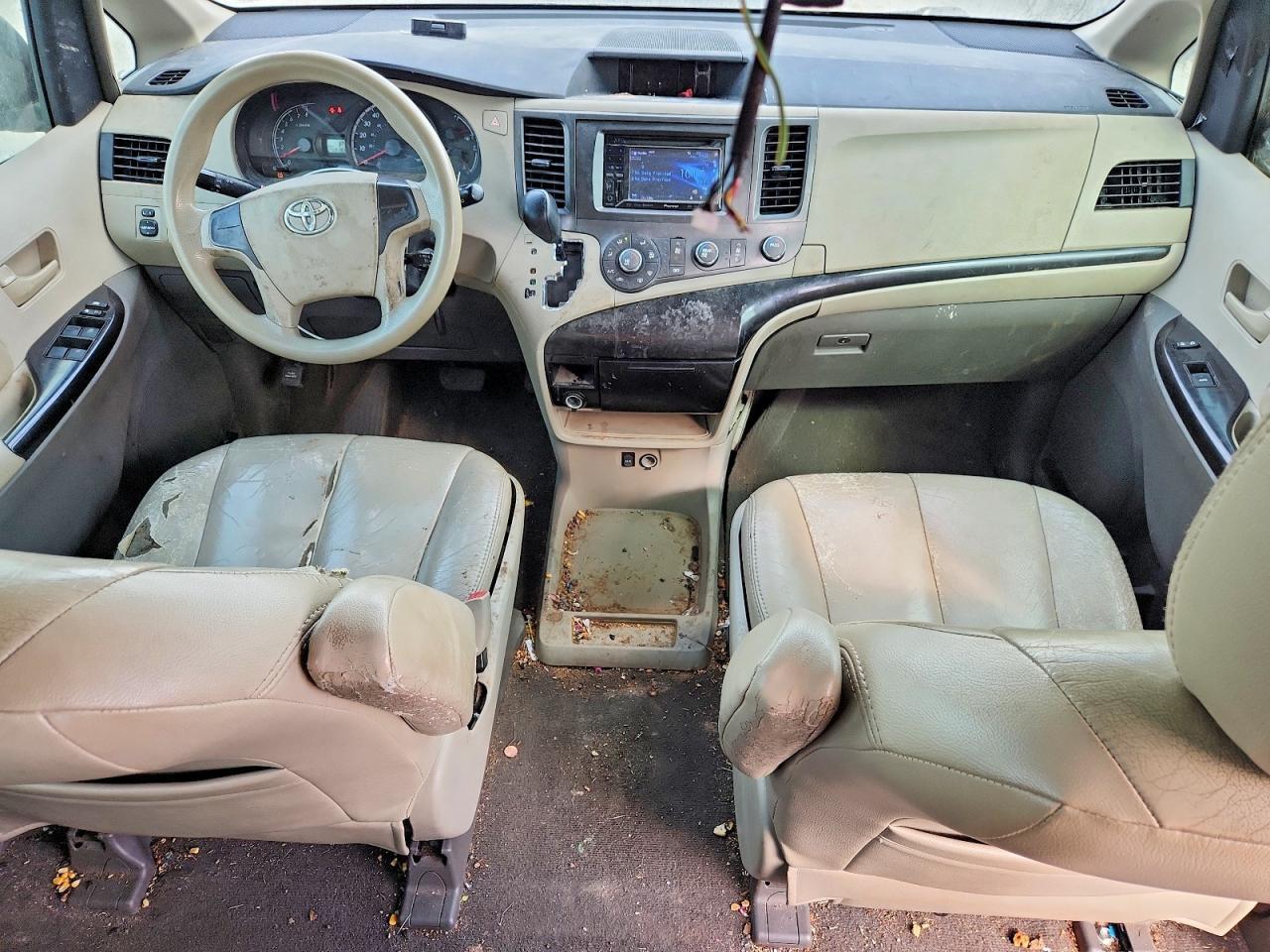 2011 Toyota Sienna Base 7-passenger