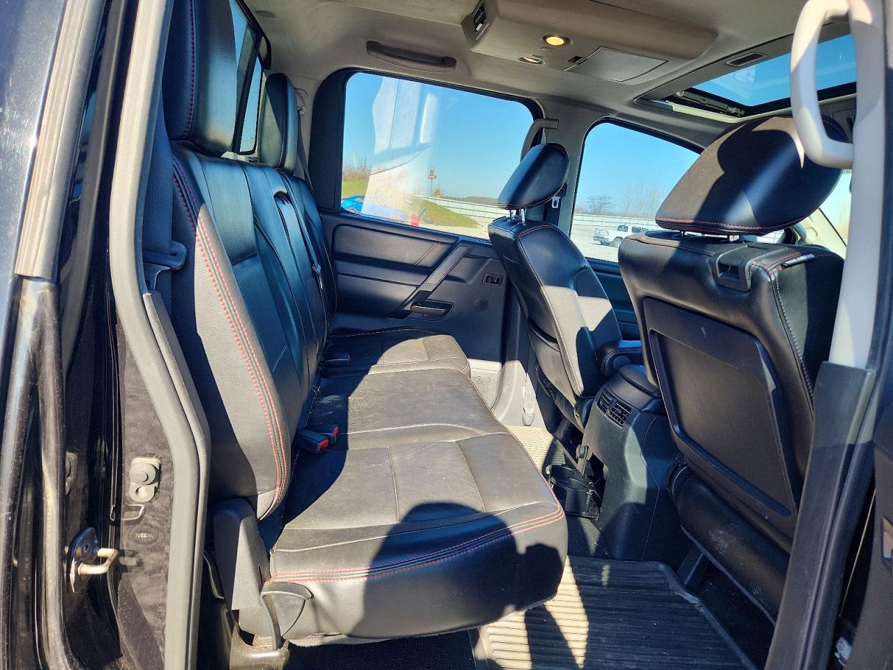 2012 Nissan Titan SV