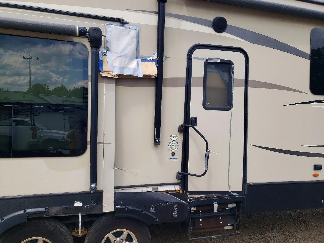 2018 Keystone Tone Cougar 359 MBI