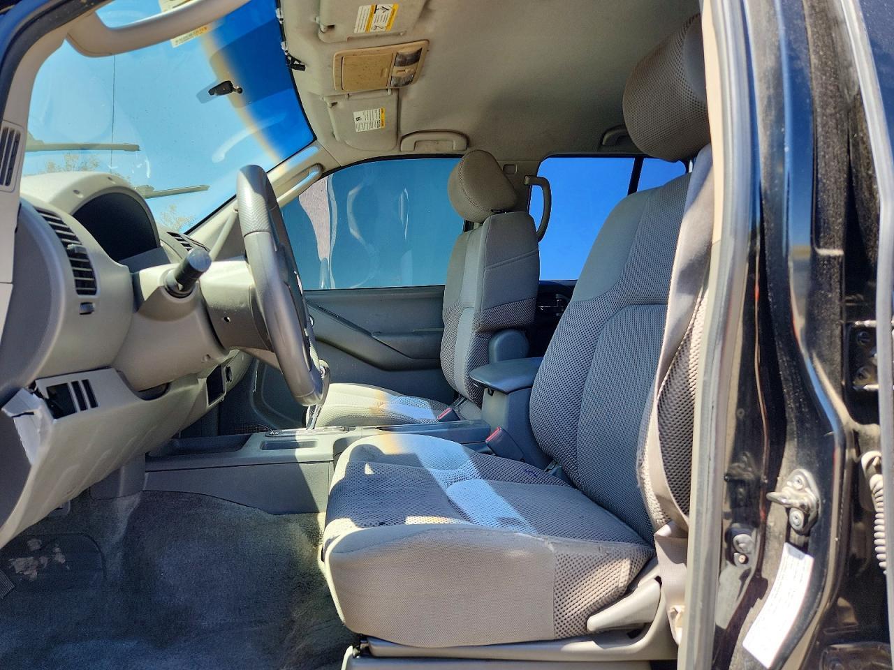 2005 Nissan Frontier SE