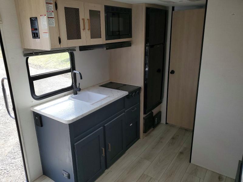 2024 Prime Time Avenger Recreational Vehicle (RV)