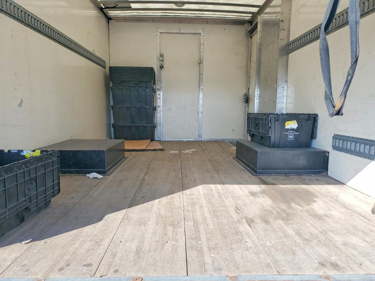 2021 Chevrolet Express Delivery Truck