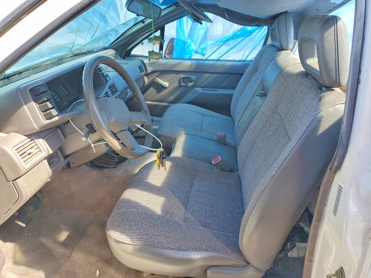 1992 Isuzu Conventional Short Wheelbase