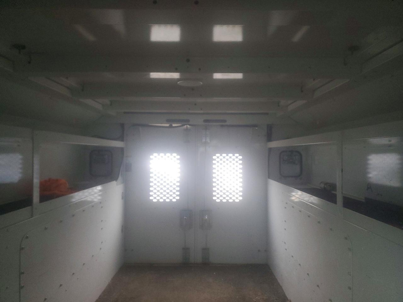 2017 Ford Econoline E350 Super Duty Cutaway Van