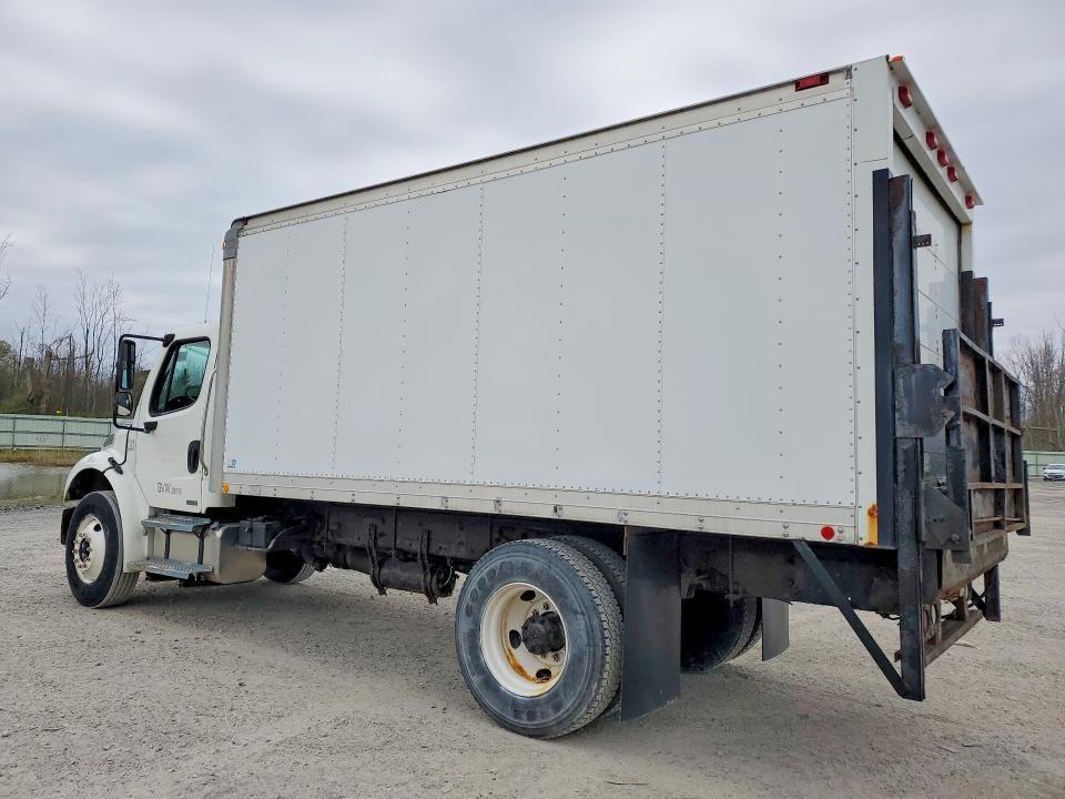 2004 Freigliner 2004 Freightliner Business Class M2 BOX Truck