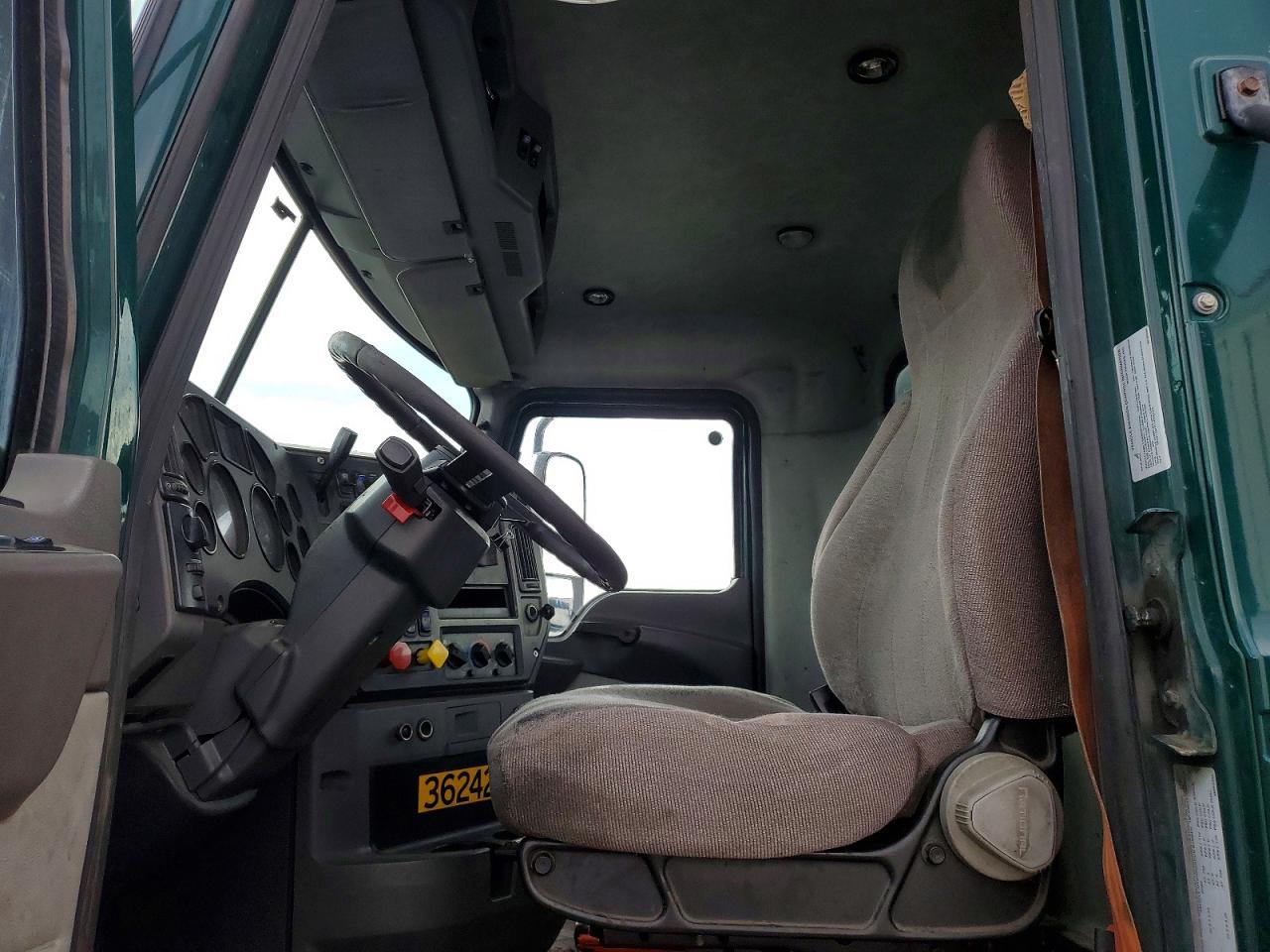 2017 Mack CX612 Semi Truck