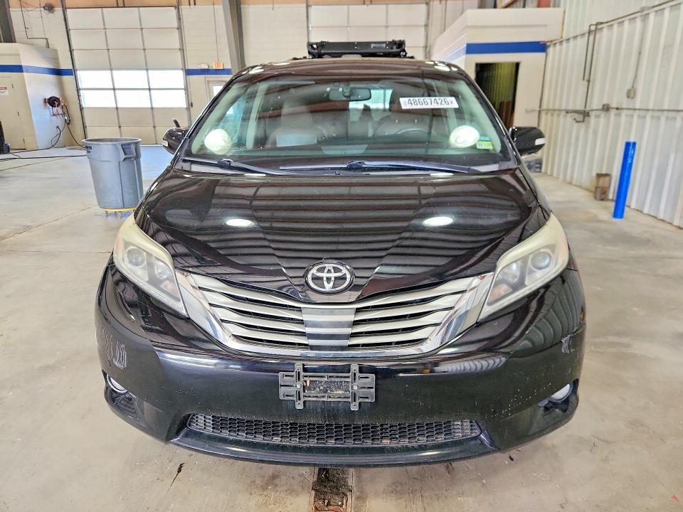 2017 Toyota Sienna Limited Premium 7-passenger