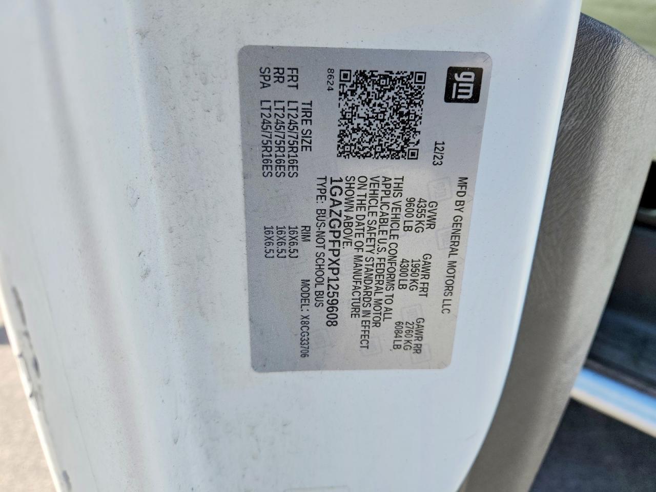 2023 Chevrolet Express G3500 LT