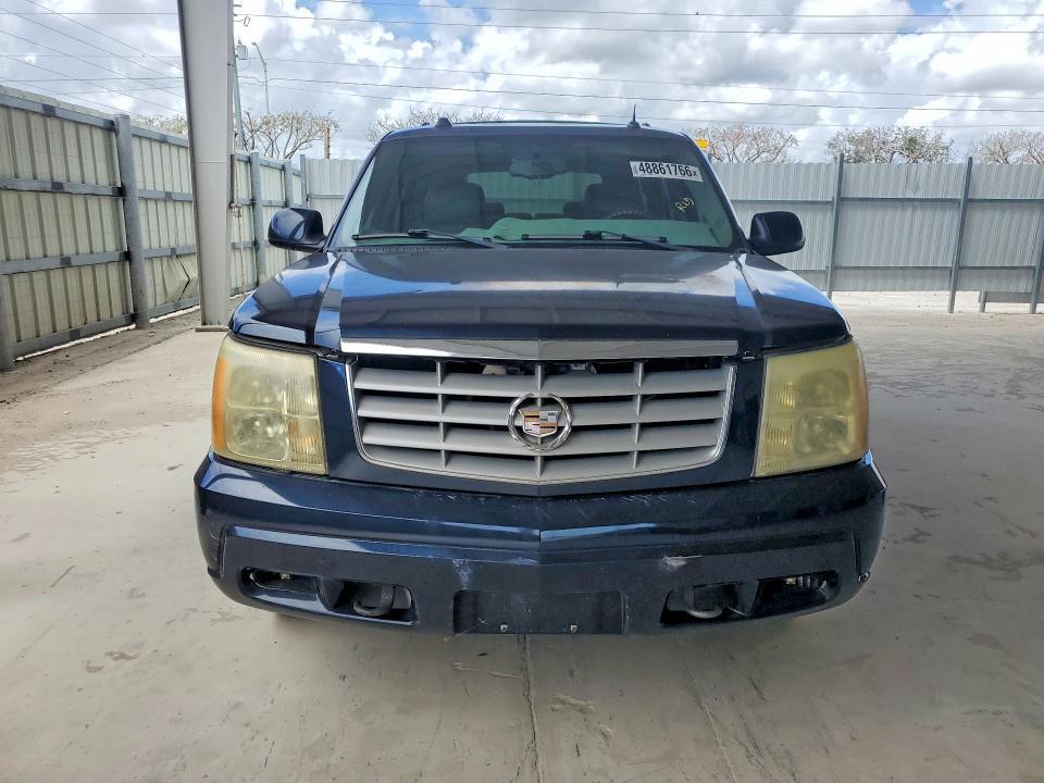2004 Cadillac Escalade Luxury