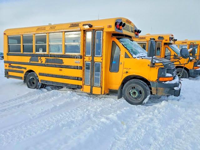 2010 Chev Express Cutaway G4500