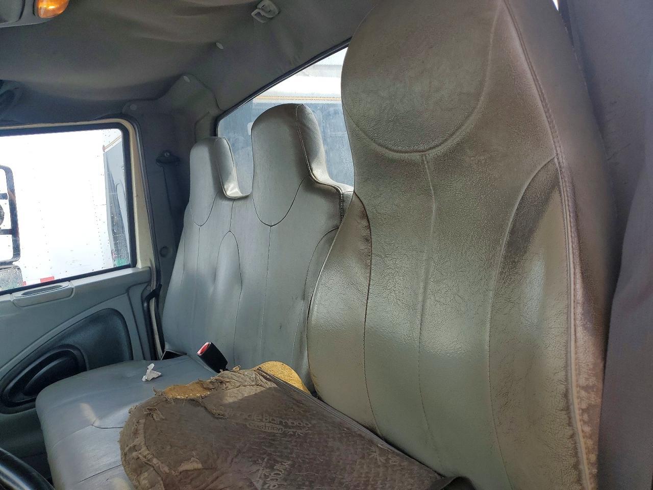 2007 International 4300 Rollback Truck