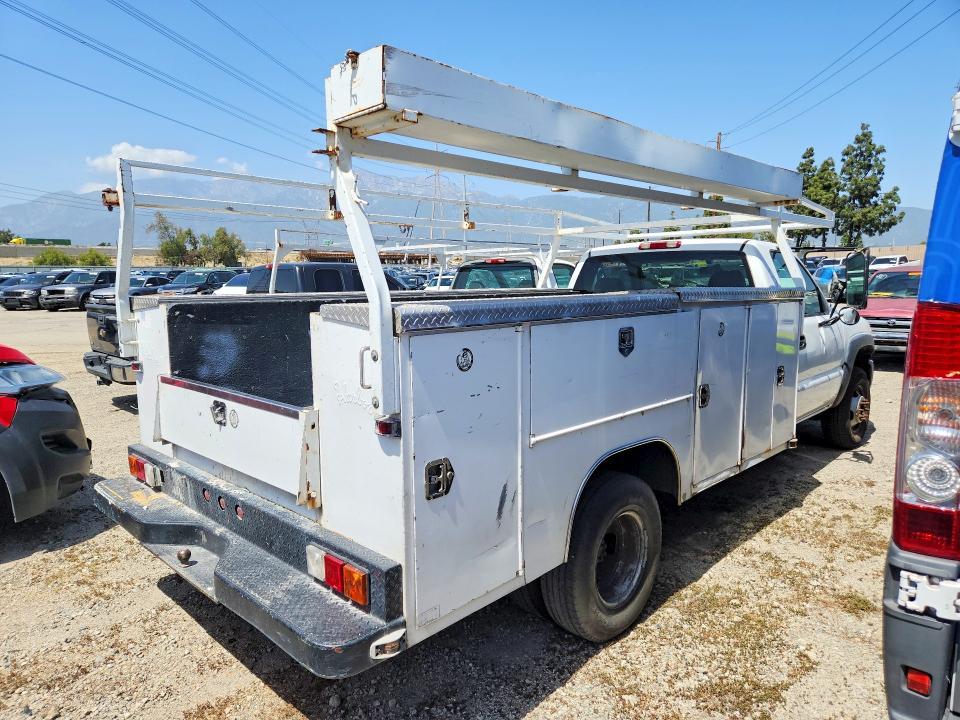 2004 GMC New Sierra C3500